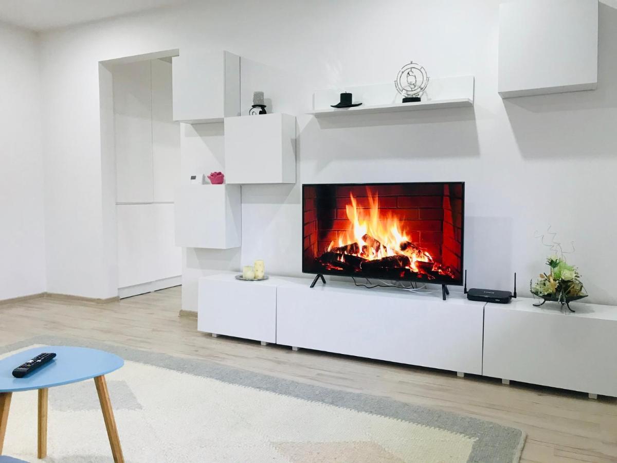 Comfy Apartment - Free Private Parking,Ac,Wi-Fi Carei Luaran gambar