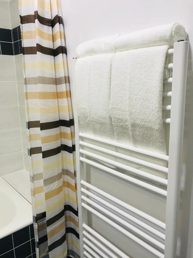 Comfy Apartment - Free Private Parking,Ac,Wi-Fi Carei Luaran gambar