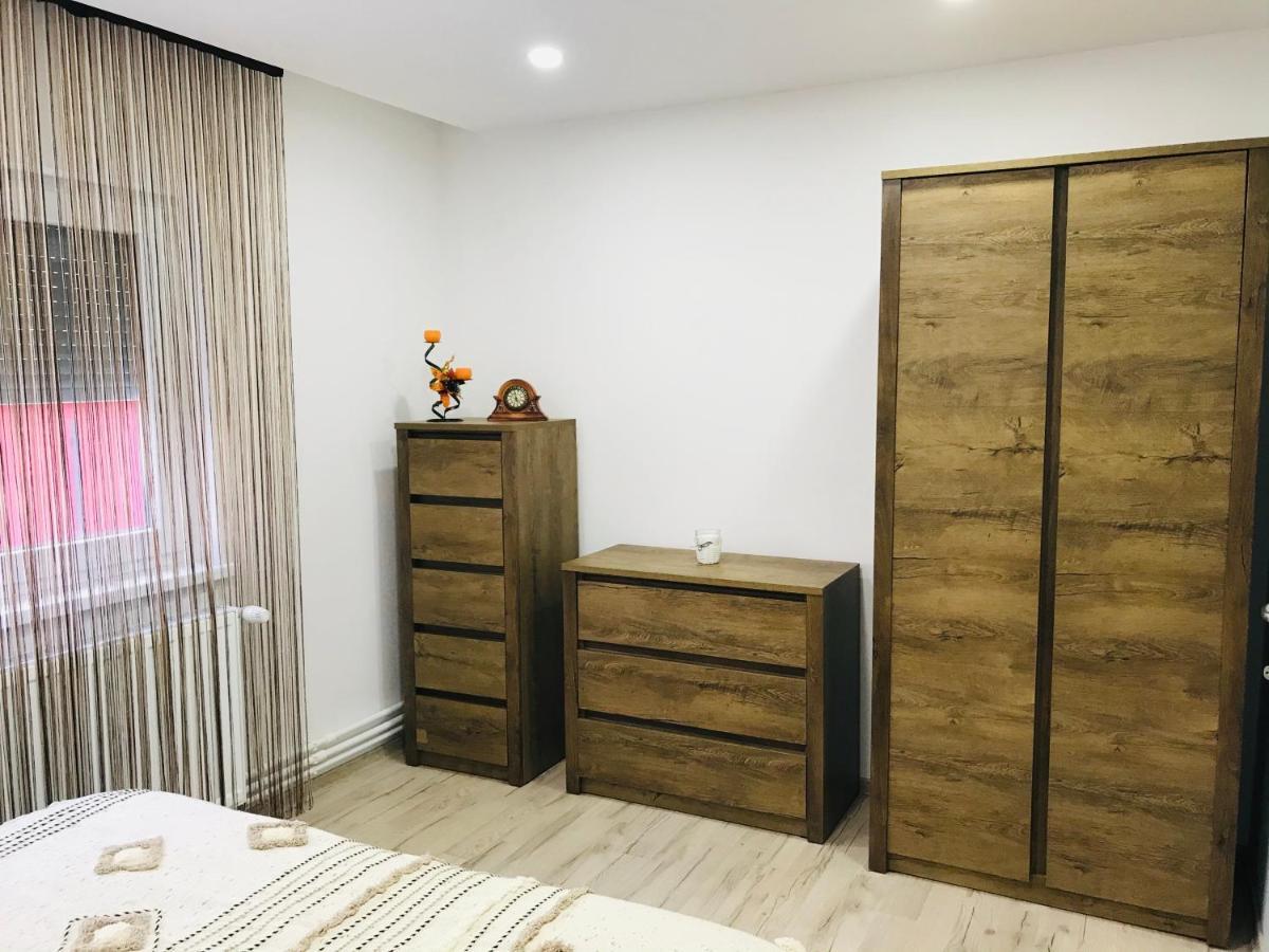 Comfy Apartment - Free Private Parking,Ac,Wi-Fi Carei Luaran gambar